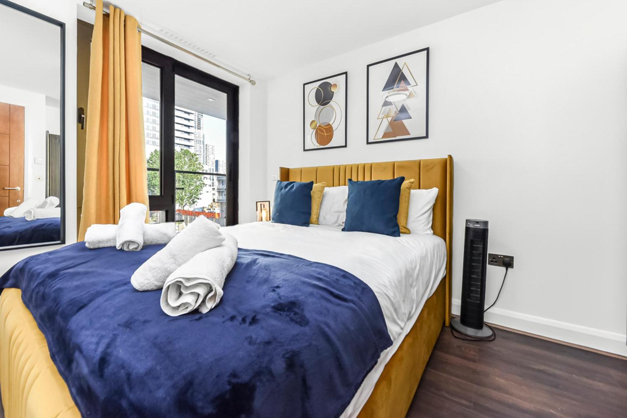 Stylish 2b 2b Heart Of Canary Wharf *